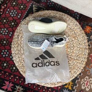 Yeezy Boost - Women 8 - Men 6.5